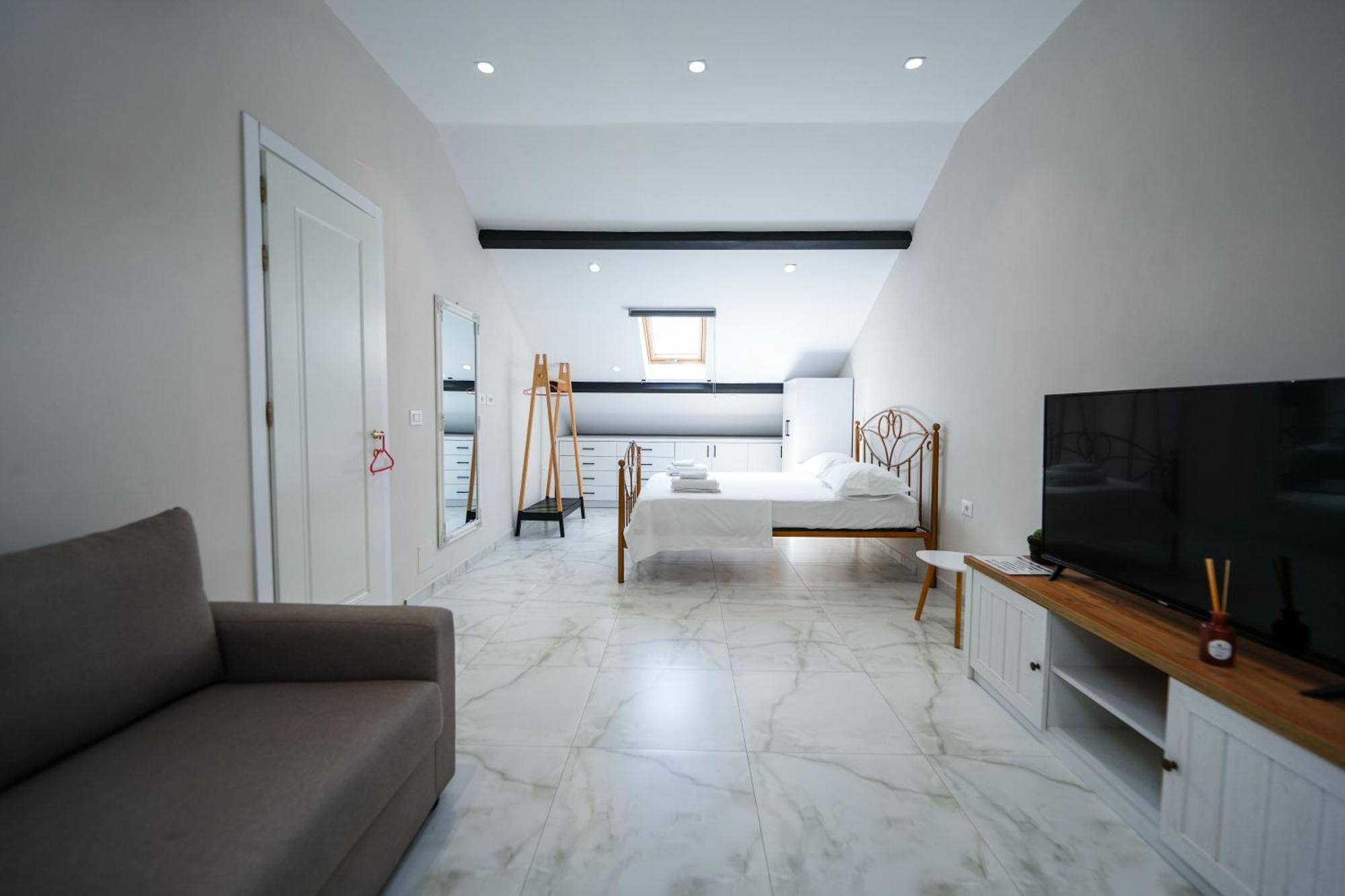 City Center Hideout - Studio Apartment Tiranë Eksteriør bilde